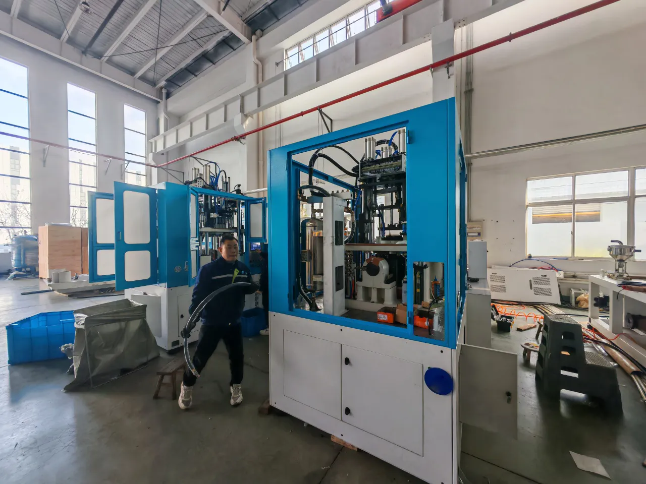 Injection Stretch Blow Molding Machine-3 Injection Stretch Blow Molding Machine